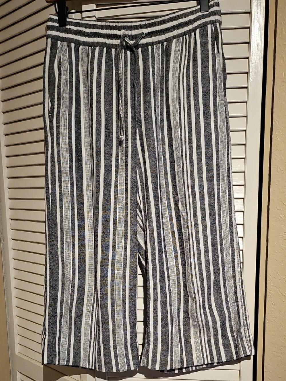 BR Factory Gray & White Striped Wide-Leg Cropped Linen Blend Pants XSP